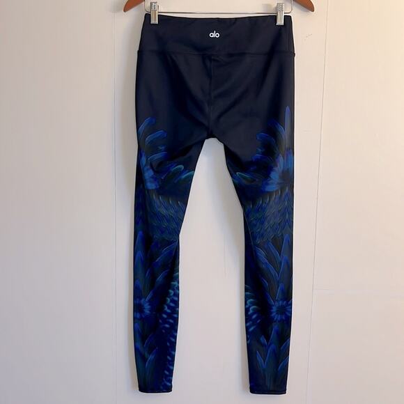 Alo Yoga Airbrushed Feather Leggings Size S Blue Green Anthropologie - Picture 2 of 9